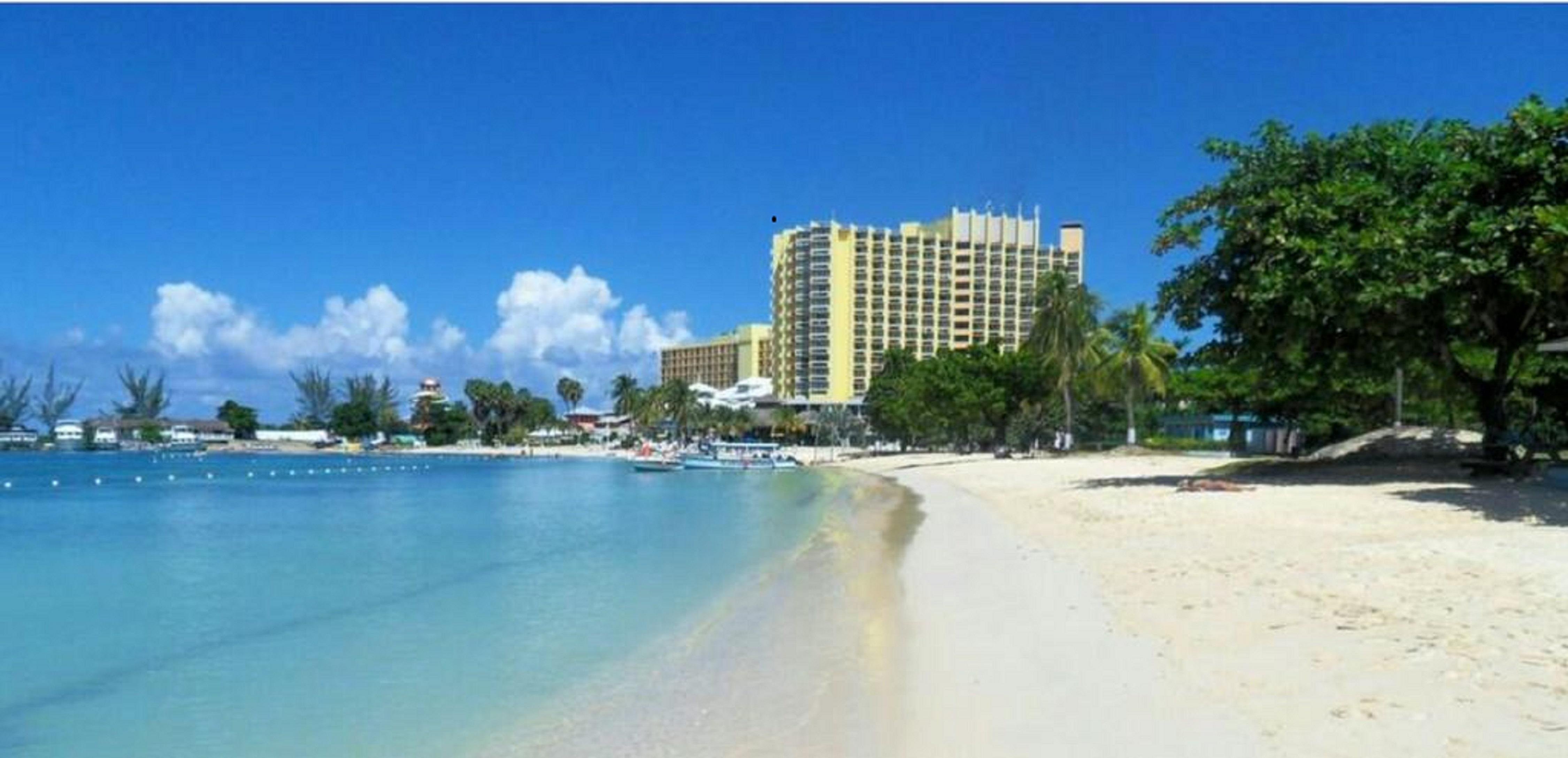 Fisherman'S Point Beach-Front Condomania Ocho Rios Exterior photo