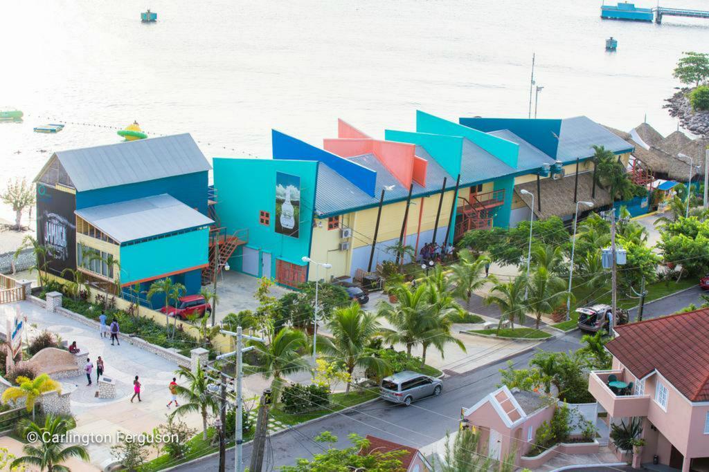 Fisherman'S Point Beach-Front Condomania Ocho Rios Exterior photo