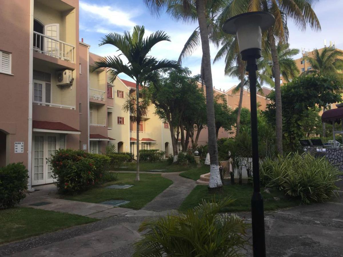 Fisherman'S Point Beach-Front Condomania Ocho Rios Exterior photo